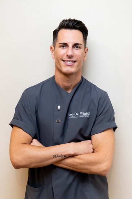 endodoncia-madrid-doctor-franco-sonriendo